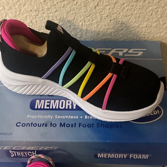 Skechers Black Sneakers with Multicolor Straps - Picture 2 of 4